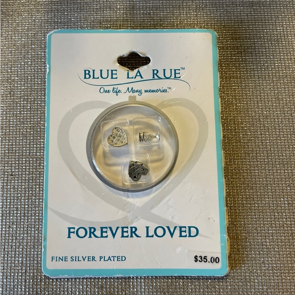 Blu La Rue Charms